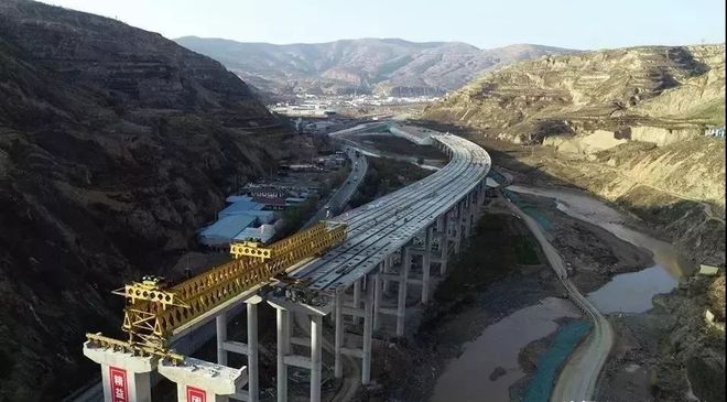 甘肅省G8513平?jīng)鲋辆d陽(yáng)國(guó)家高速公路武都至九寨溝項(xiàng)目.jpeg